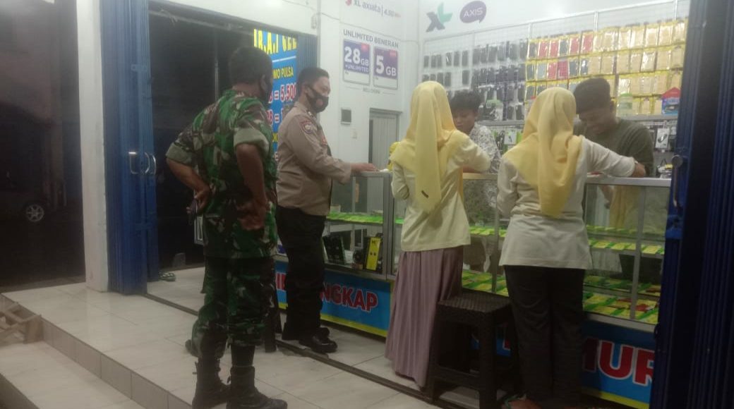 Polsek Pegandon Imbau Disiplin Prokes pada Para Pedagang Malam