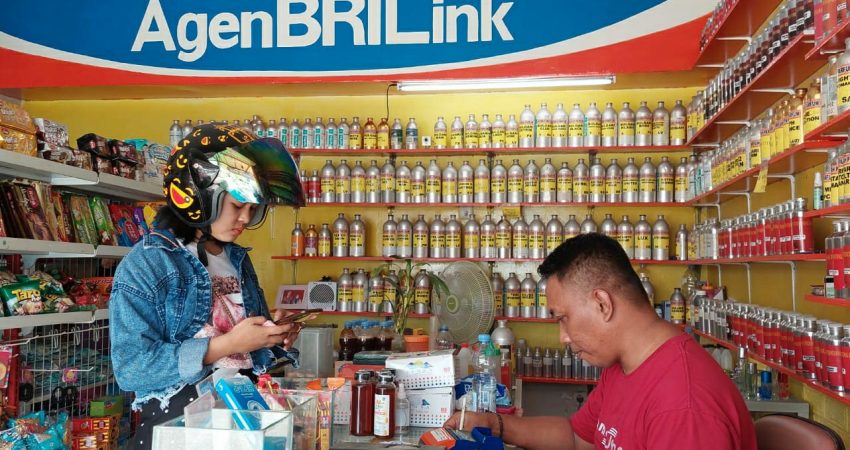 Tak Hanya Bangkitkan UMKM, Agen BRILink juga Bantu Kurangi Kerumunan