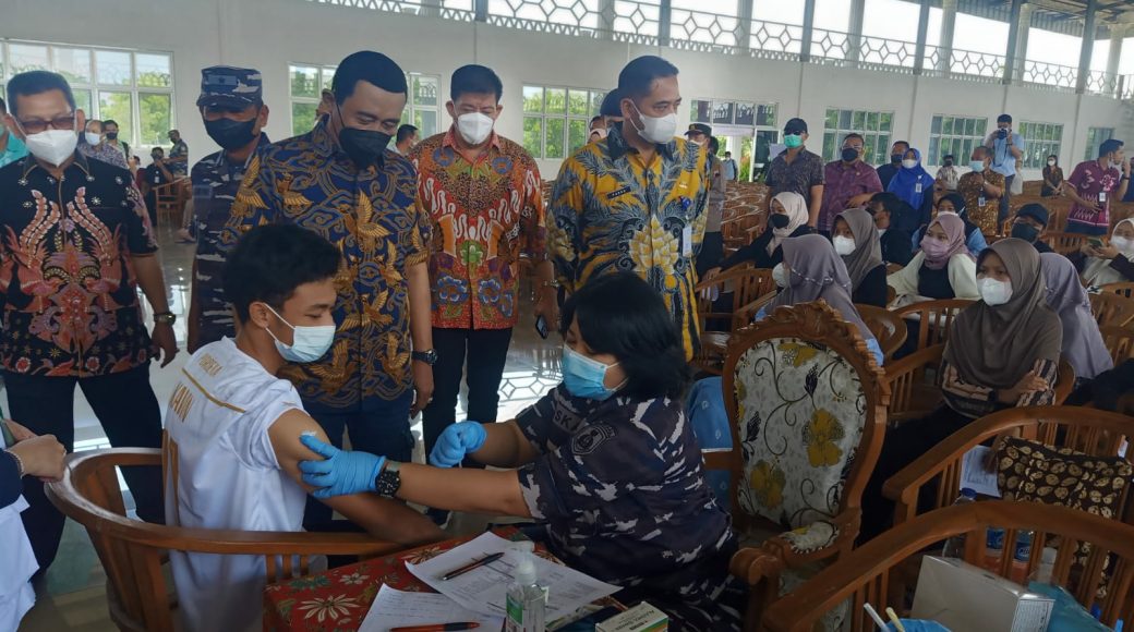 Ratusan Pelajar dan Mahasiswa Ikuti Gebyar Vaksinasi Booster di UNISS