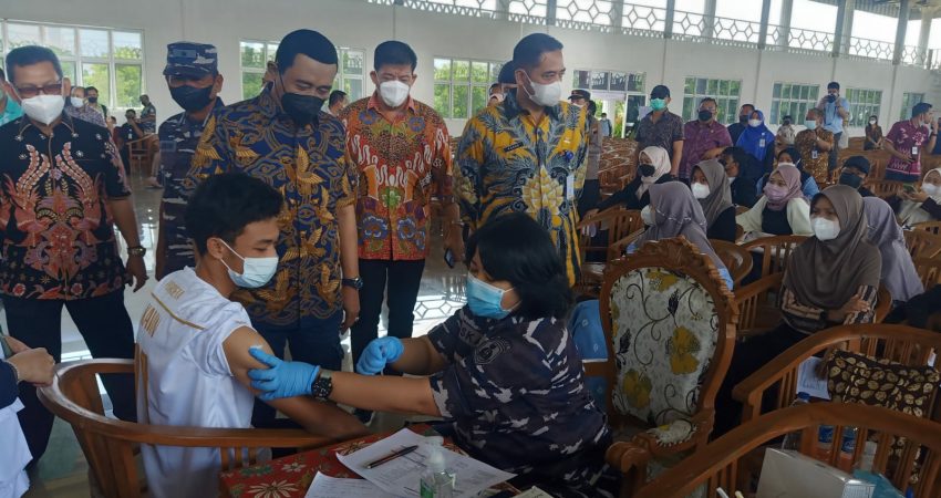 Ratusan Pelajar dan Mahasiswa Ikuti Gebyar Vaksinasi Booster di UNISS