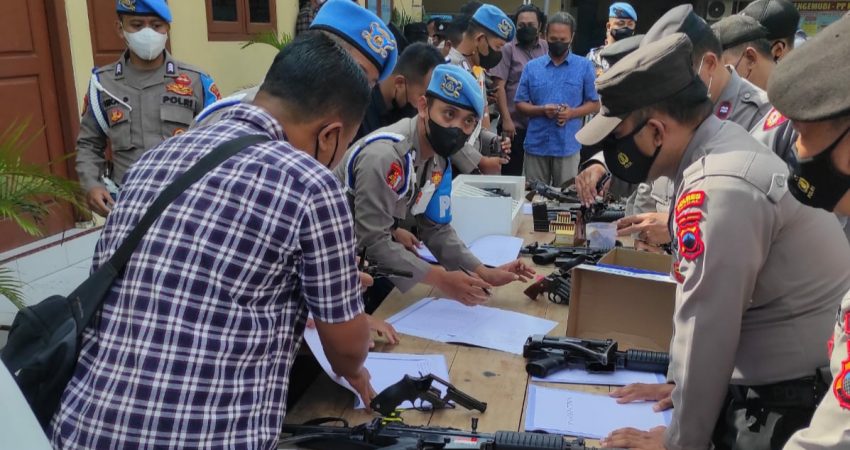 Propam Polres Kendal Gelar Pemeriksaan Senpi Inventaris Dinas