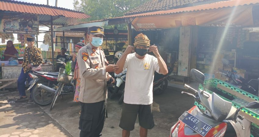 Wakapolsek Cepiring Imbau dan Edukasi Warga Tentang Prokes