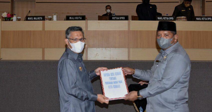 Wali Kota Serahkan Usulan Raperda Perumda Pasar ke DPRD Kendari