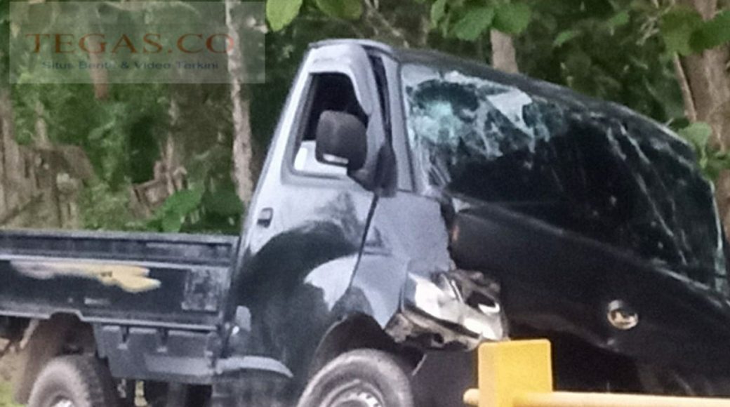 Diduga Mengantuk, Supir Daihatsu Grand Max di Muna Tabrak Jembatan