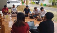 Kelompok DESATA saat tengah membuat konten promosi desa wisata