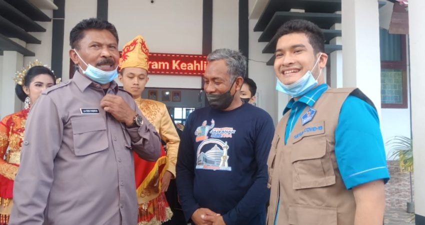 Peduli Kelangkaan Migor, KNPI dan Dikbud Sultra Inisiasi Pembuatan Minyak Kelapa