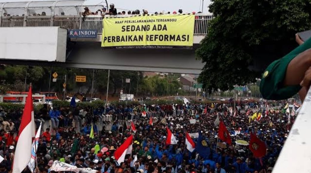 Mahasiswa Demonstrasi dan Perubahan Ideologi