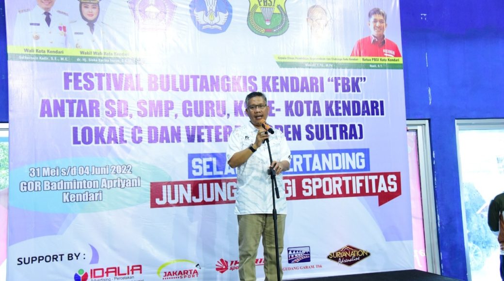 Buka Kejuaraan Bulu Tangkis, Wali Kota Kendari Minta Peserta Bertanding Sportif
