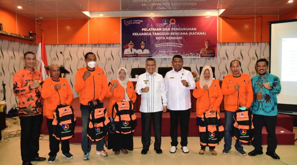 Kukuhkan 520 Anggota Katana, Wali Kota Kendari: Garda Terdepan Mencegah dan Menanggulangi Bencana