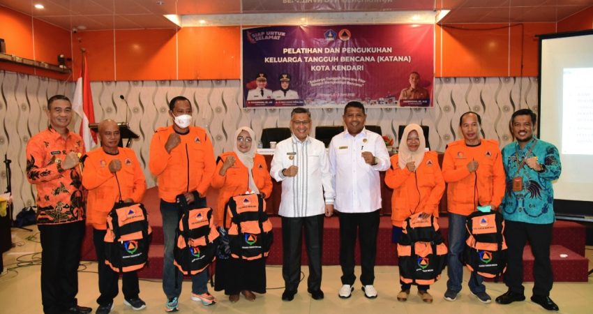 Kukuhkan 520 Anggota Katana, Wali Kota Kendari: Garda Terdepan Mencegah dan Menanggulangi Bencana
