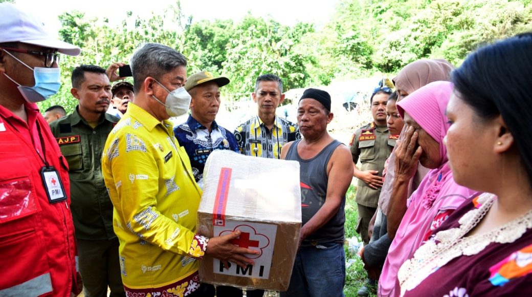 Pemkot Kendari Bantu Warga Terdampak Kebakaran di TPA Puuwatu