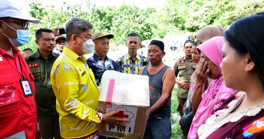 Pemkot Kendari Bantu Warga Terdampak Kebakaran di TPA Puuwatu