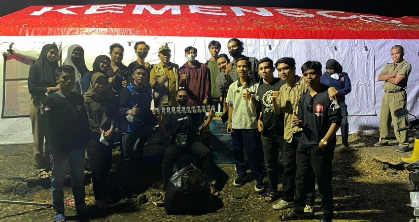 Peduli Sesama, Mahasiswa Mepoko’aso Serahkan Bantuan pada Korban Kebakaran TPA Puuwatu