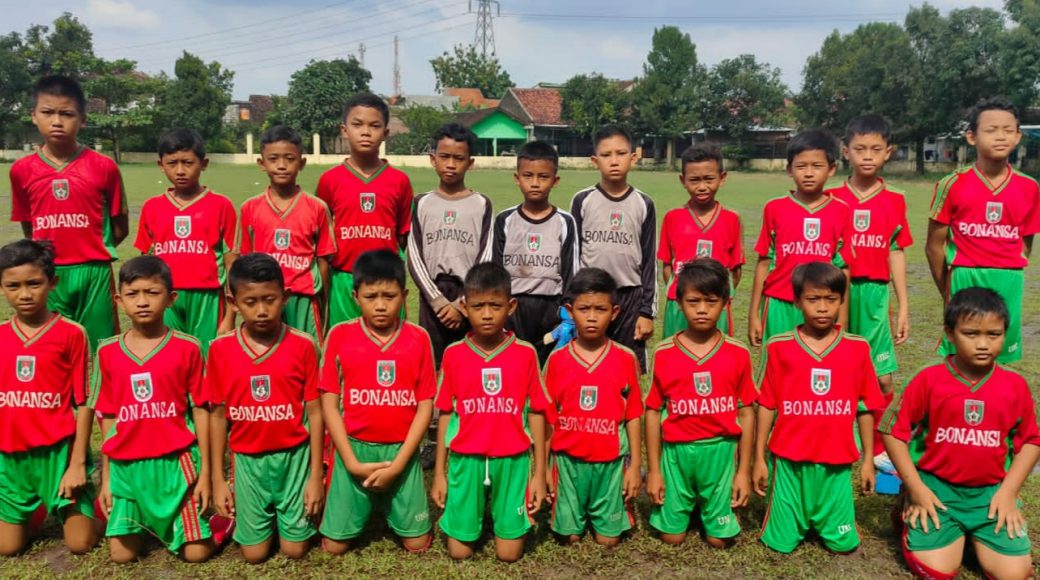 Dua Kesebelasan Penuh Sejarah Buka Liga HW SMP Muhammadiyah 1 Surakarta