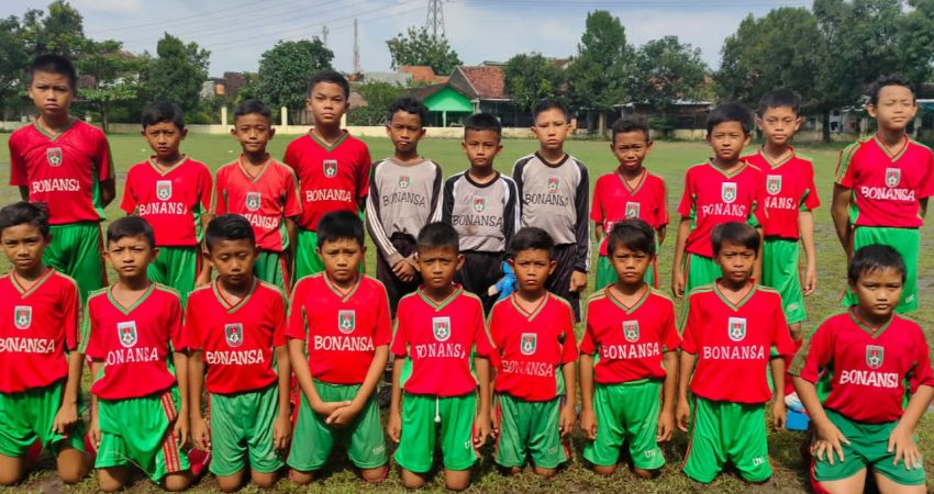 Dua Kesebelasan Penuh Sejarah Buka Liga HW SMP Muhammadiyah 1 Surakarta