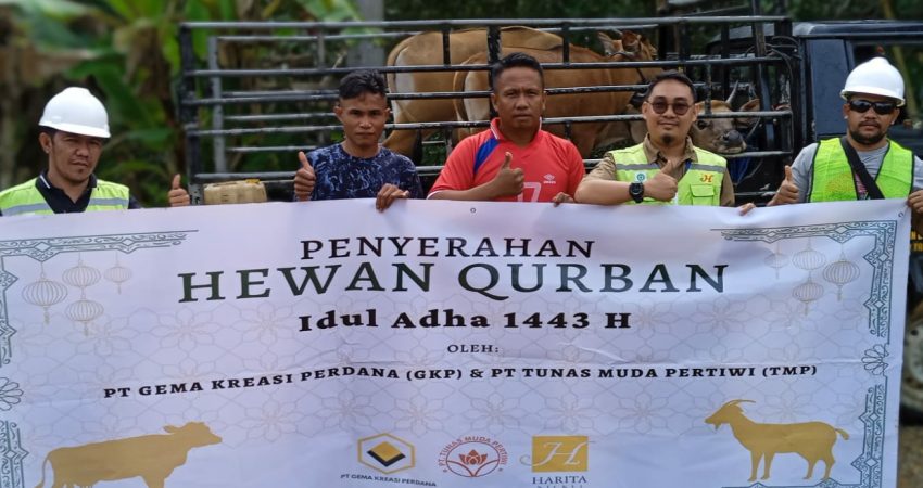 PT GKP Serahkan Bantuan Hewan Kurban Bagi Masyarakat Lingkar Tambang