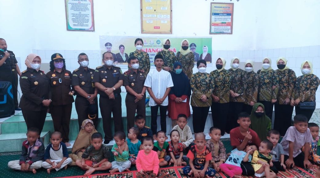 Peringati Hari Bhakti Adhyaksa ke 62, Kejati Sultra Gelar Bakti Sosial