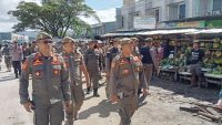 Satpol PP Kota Kendari Tertibkan Pedagang Pasar