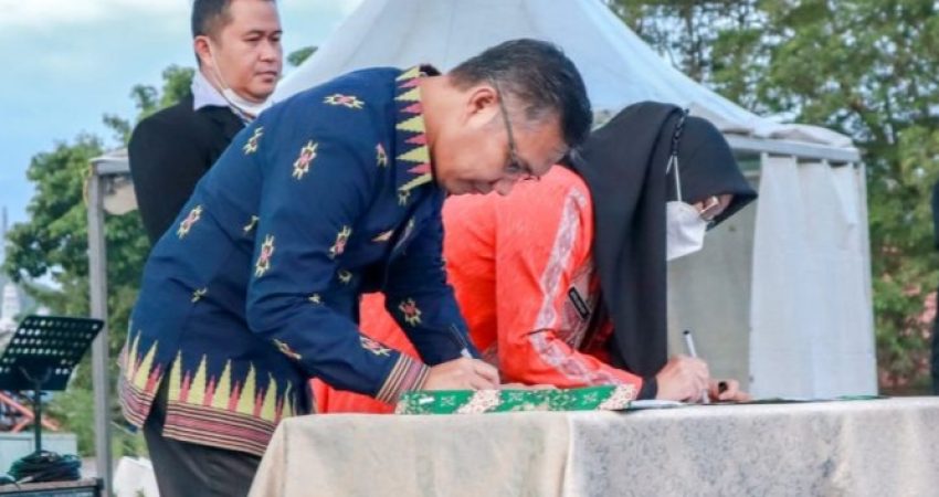 Wali Kota Kendari Teken Percepatan Ekektronifikasi Keuangan Daerah