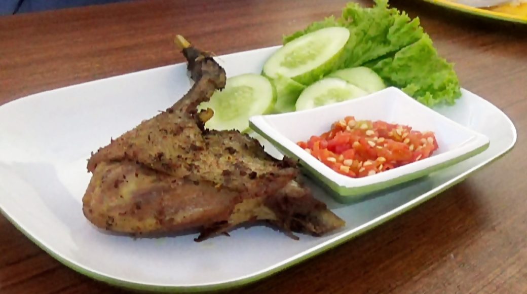 Suka pedas? Anda bisa mencoba menu di sambal Dlaweran
