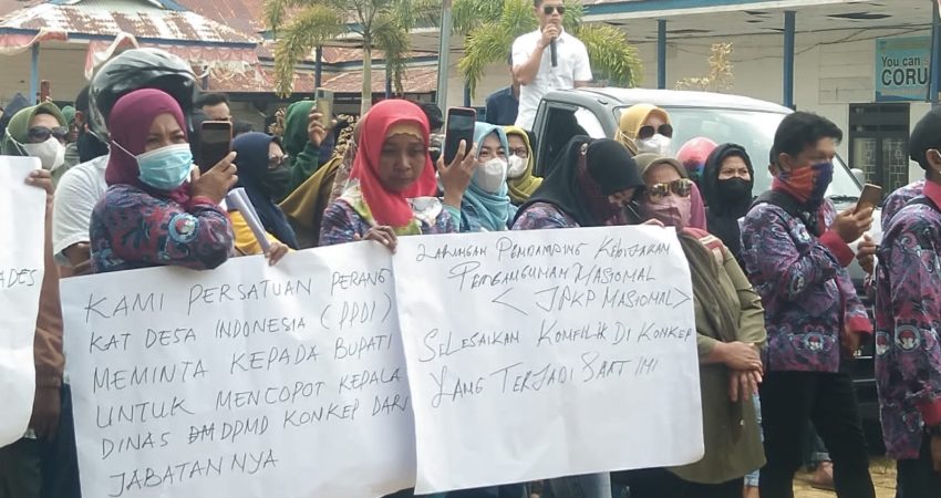 Lakukan Aksi Demonstrasi, PPDI Sultra Minta Bupati Konkep Copot Kadis DPMD Konkep
