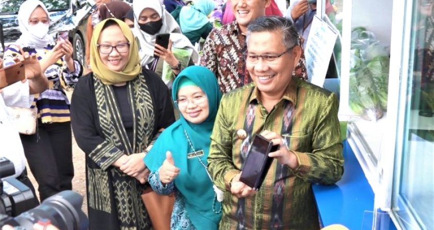 Pemkot Kendari Terapkan Transaksi Non Tunai di Pasar Tani