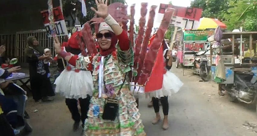 Kostum Unik dari Daur Ulang Sampah, Meriahkan Karnaval Hut RI ke – 77