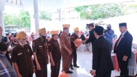 Momen HUT RI, Pemda Konawe Bagikan Bingkisan Pada Veteran
