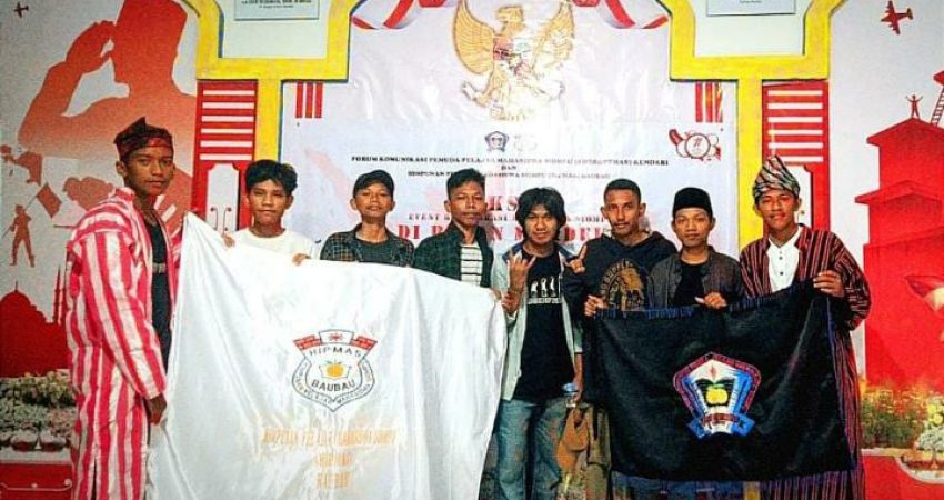 Momen Kemerdekaan, Kolaborasi EKSIS Hibur Masyarakat