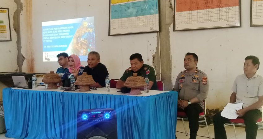 PT PLN Gelar Sosialisasi di Desa Banggai, Polsek Katobu Tekankan Komunikasi
