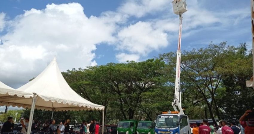 Kota Kendari Punya Mobil Penyapu Jalan