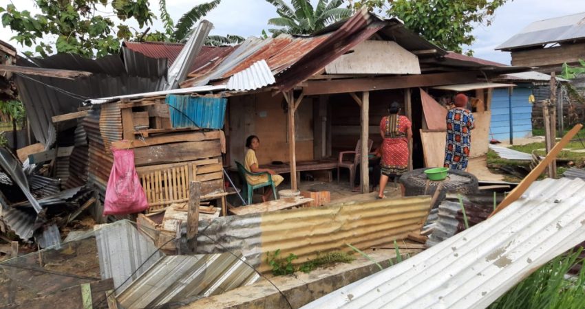 Puluhan Rumah Warga di Kolaka Diterjang Angin Puting Beliun