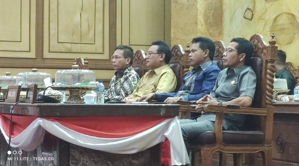 DPRD Sultra Gelar Paripurna Tolak Kenaikan Harga BBM Dihadiri Sejumlah Organisasi Mahasiawa