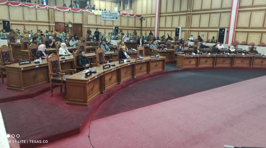 Gubernur Sultra Beri Penjelasan KUA PPAS Perubahan APBD 2022