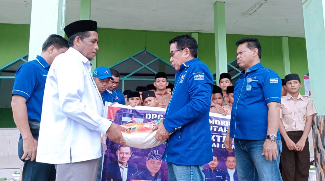 DPC Partai Demokrat Kolaka Utara Berbagi Sembako ke Ponpes dan Panti