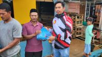 DPD Gerindra Sultra Bantu Korban Angin Puting Beliung di Kolaka