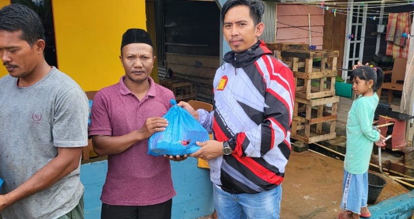 DPD Gerindra Sultra Bantu Korban Angin Puting Beliung di Kolaka