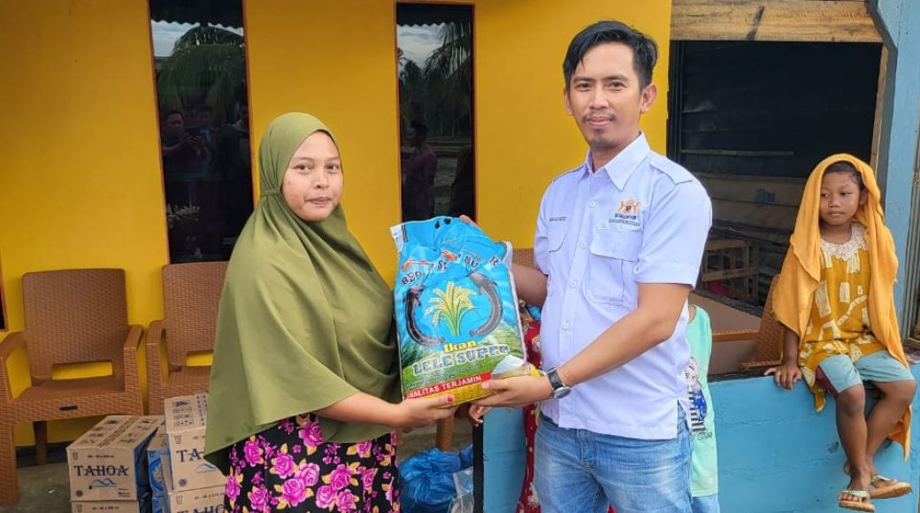 Kadin Kolaka Bantu 18 Warga Korban Angin Puting Beliung