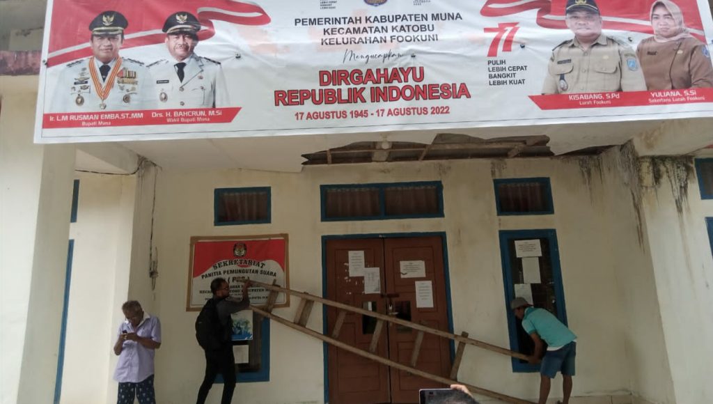 Lurah Fookuni Diduga Pentingkan Diri Sendiri, Masyarakat Segel Kantor Kelurahan
