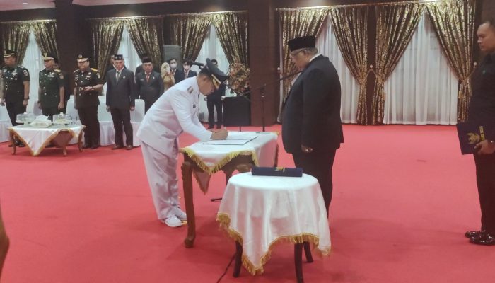 Gubernur Sultra Lantik Kepala Biro Umum Kemendagri jadi Pj Wali Kota