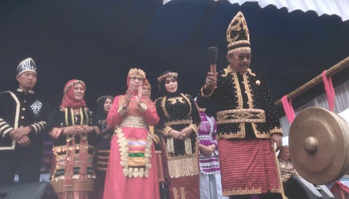 Festival Tangkeno X Resmi Dibuka. Bombana dipuji Kementrian Pariwisata