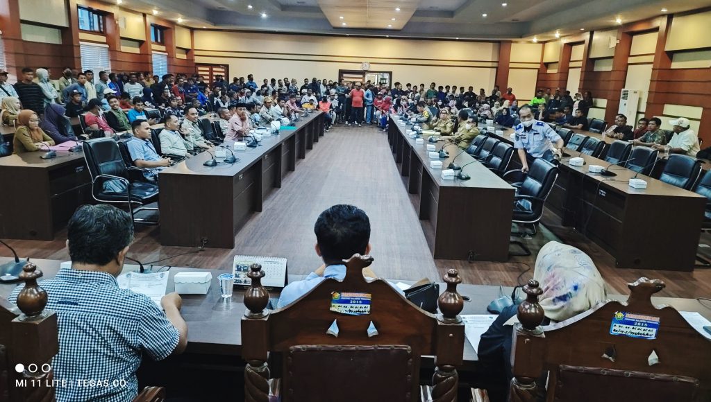 KOSP Kendari Minta Abaikan Putusan Gubernur Sultra Terkait Koperasi TBM Pemenang Biding, Lukai Hati Buruh, DPRD Sultra Geram