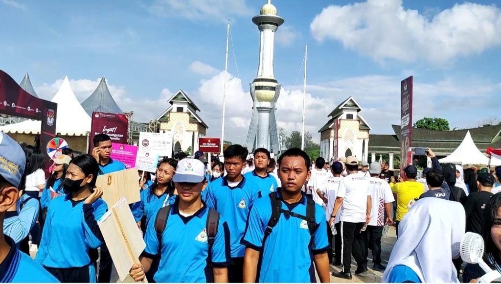 Jajaran KPU se Indonesia Jalan Sehat di Kendari