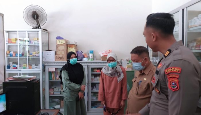 Dinkes Kolaka dan Polisi Sidak Penjualan Obat Sirup yang Dihentikan Sementara