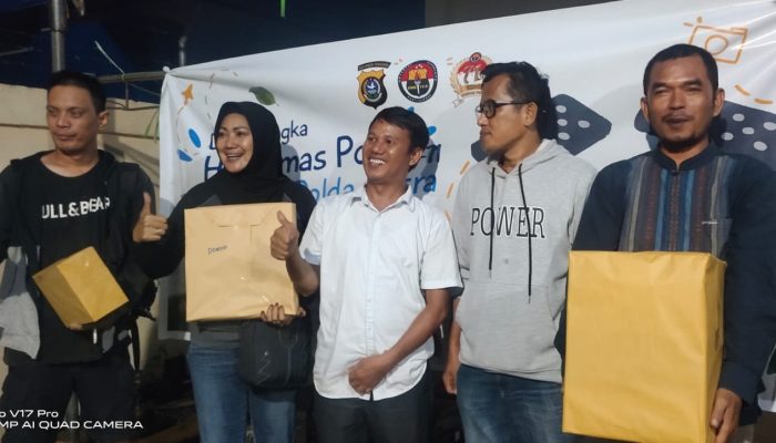 Antusias Laga Domino Antar Wartawan