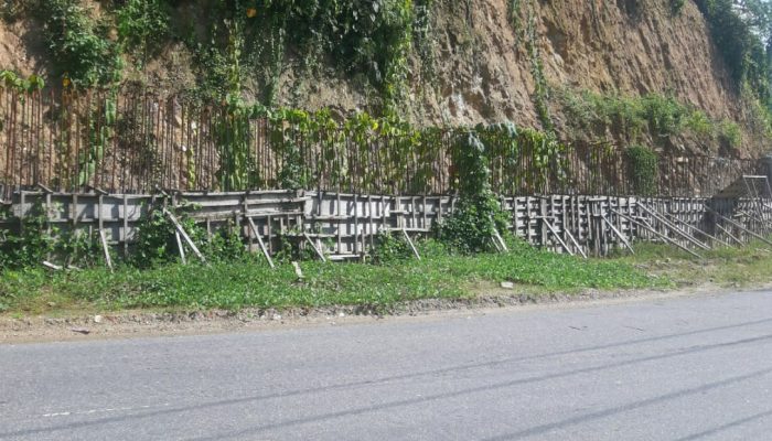 Proyek Pembangunan Tembok Tebing di Kolut Mangkrak