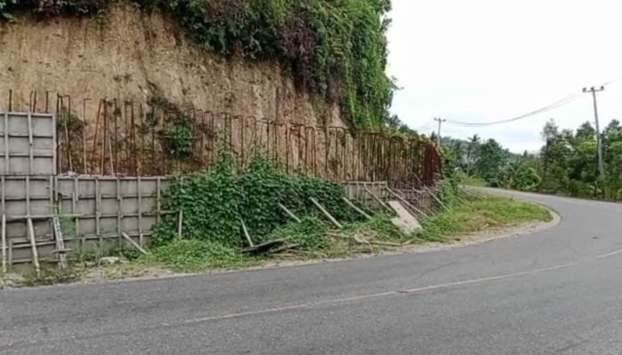 Proyek Tembok Penahan Tebing di Kolut Mangkrak, Kontraktor di Blacklist dan Didenda
