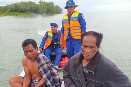 Tim SAR Kolaka Berhasil Temukan Dua Korban Kecelakaan Longboat di Perairan Karang Masalekoe