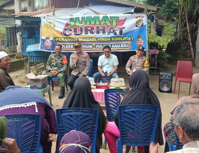 Gelar Jumat Curhat, Kapolsek Murhum Dengarkan Aspirasi Masyarakat Wajo
