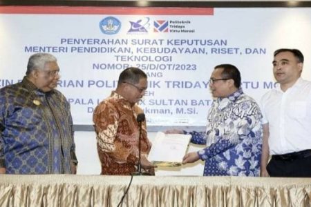 Gubernur Sultra Saksikan Penyerahan SK Menteri tentang Izin Pendirian PTVM
